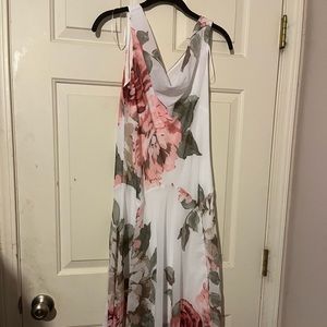 Beautiful floral summer dress!